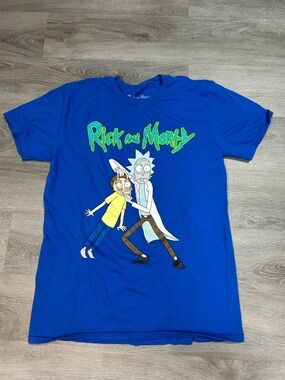 Royal blue Rick opening Morty’s eyes graphic Tshirt Sz M